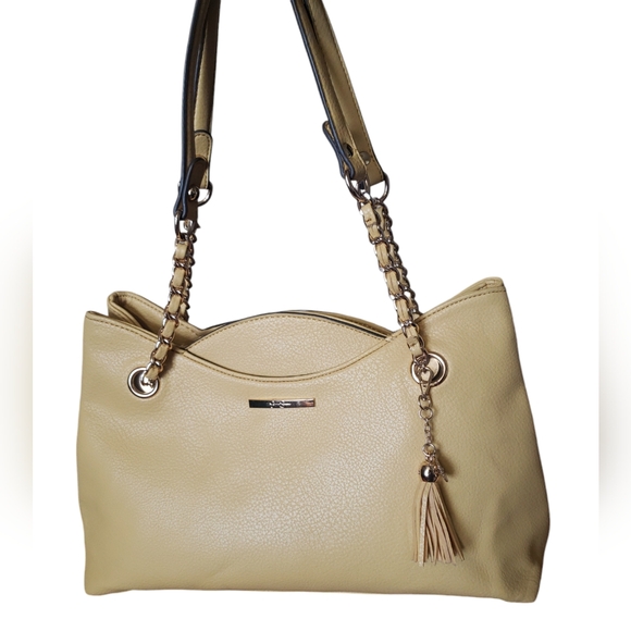 Jessica Simpson Womens Malena. Beautiful Yellow Mustard Scalloped Handbag Purse - Picture 4 of 17